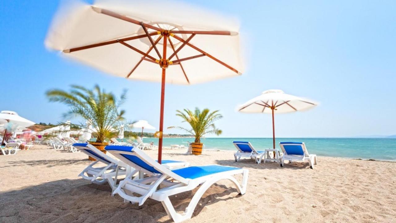Design Studio In Atlantis Resort&Spa, Burgas Airport Bagian luar foto