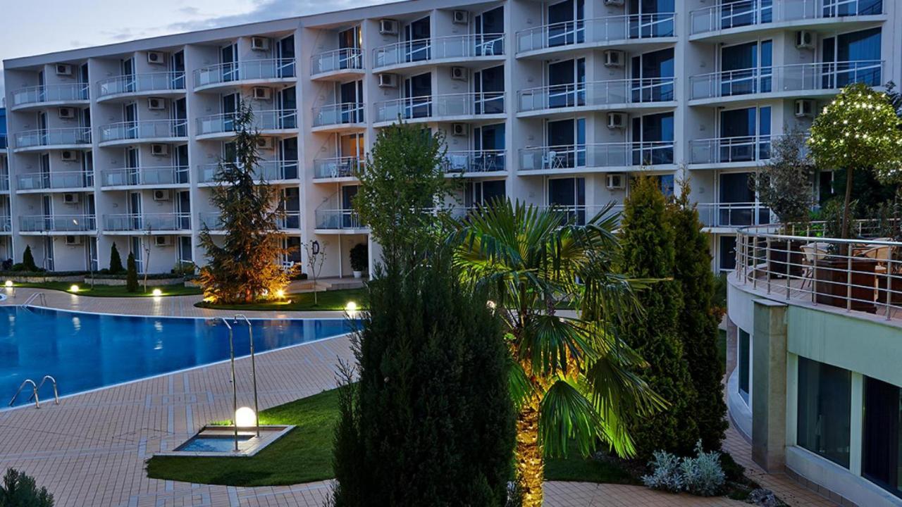 Design Studio In Atlantis Resort&Spa, Burgas Airport Bagian luar foto