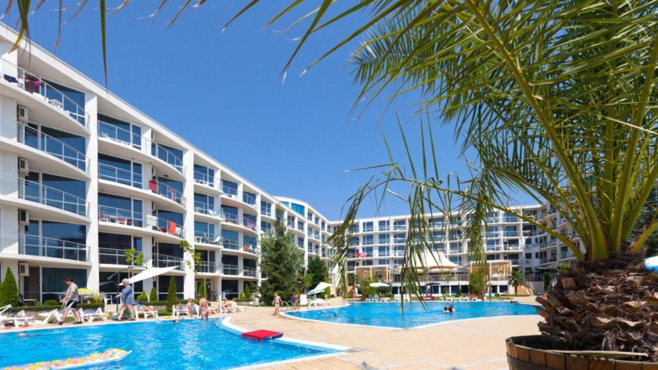 Design Studio In Atlantis Resort&Spa, Burgas Airport Bagian luar foto