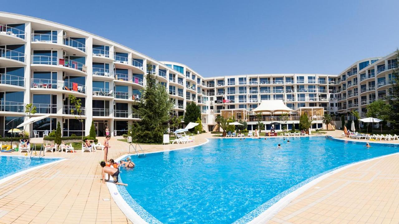 Design Studio In Atlantis Resort&Spa, Burgas Airport Bagian luar foto