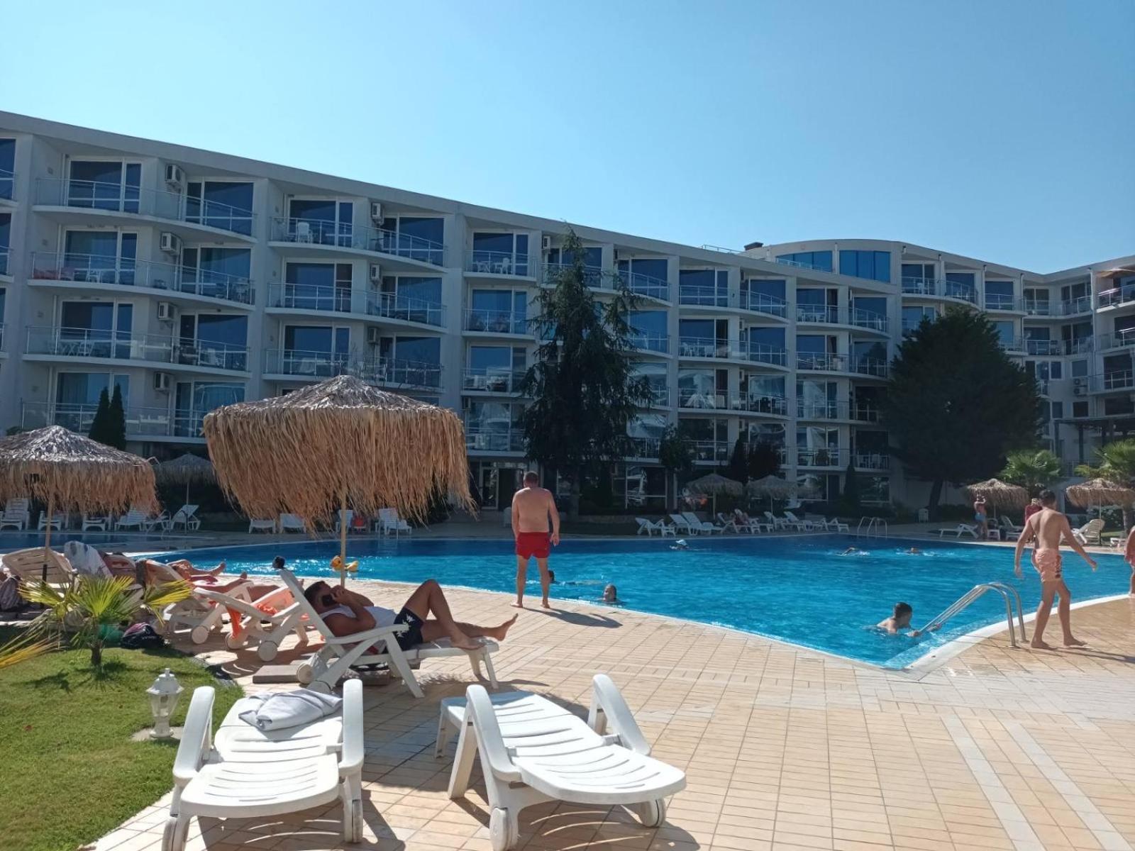 Design Studio In Atlantis Resort&Spa, Burgas Airport Bagian luar foto